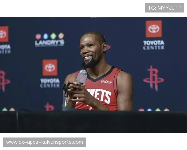 火箭不轮休宠球迷——深情不及在电竞场上的激情 火箭不轮休宠球迷——深情不及在电竞场上的激情