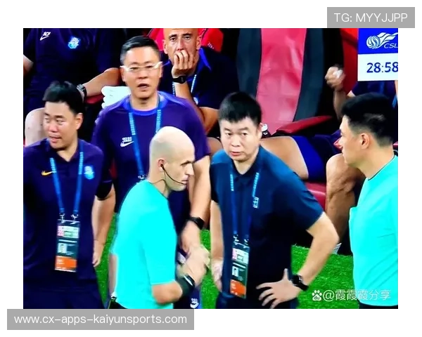 裁判判罚争议持续,赛场公平性讨论升温 裁判判罚争议持续,赛场公平性讨论升温