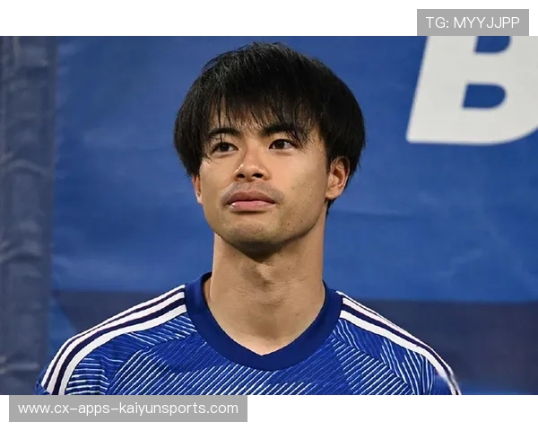 日本全队无畏拼搏，三笘薰成为民族英雄