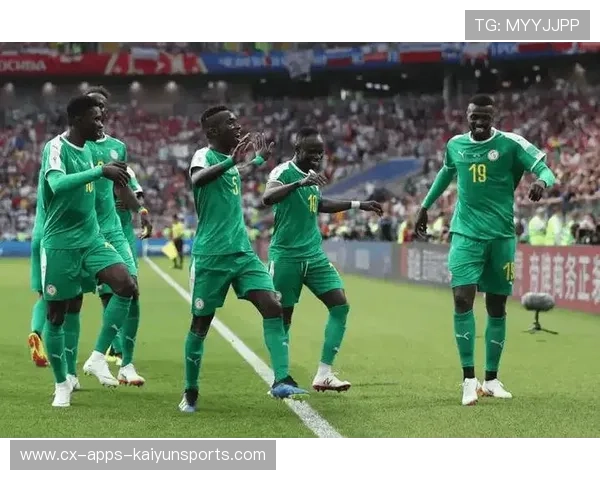 比沃尔训练课专注移动路线，防守韧性增强