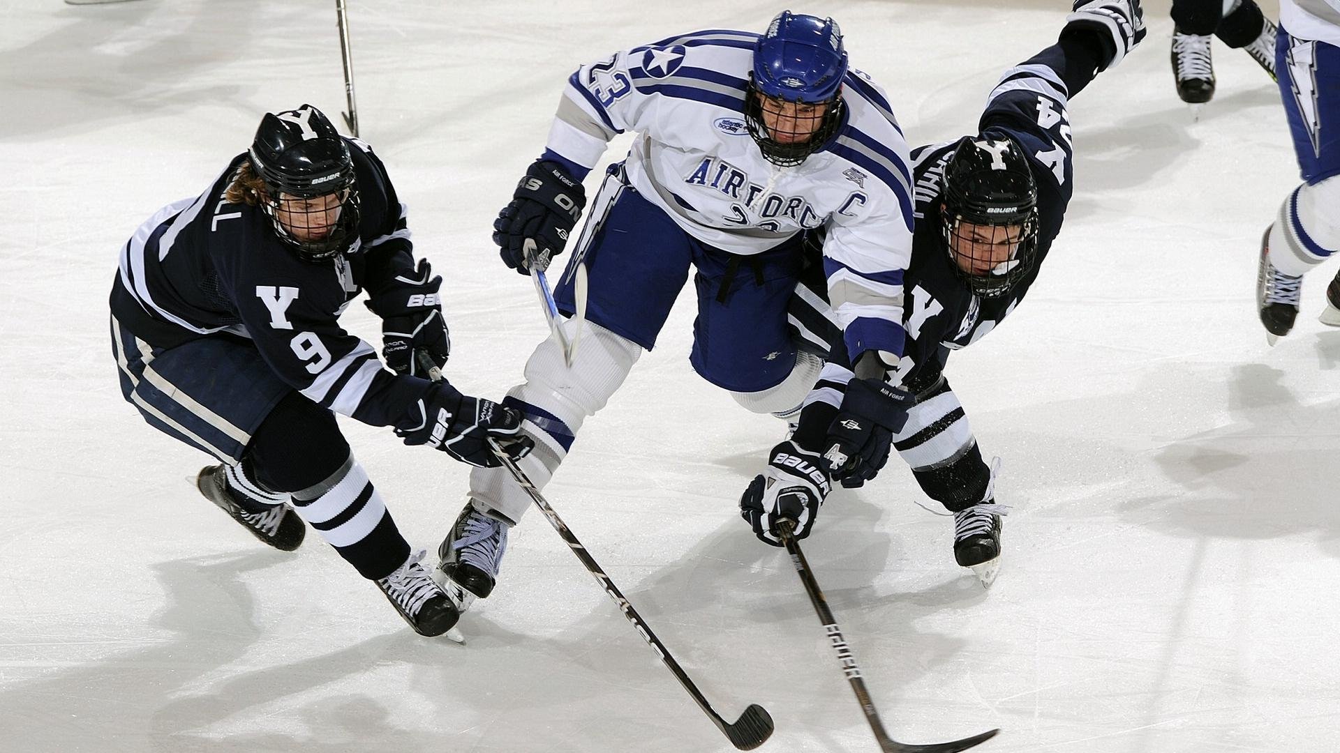 足球产业规模持续扩大，足球市场规模