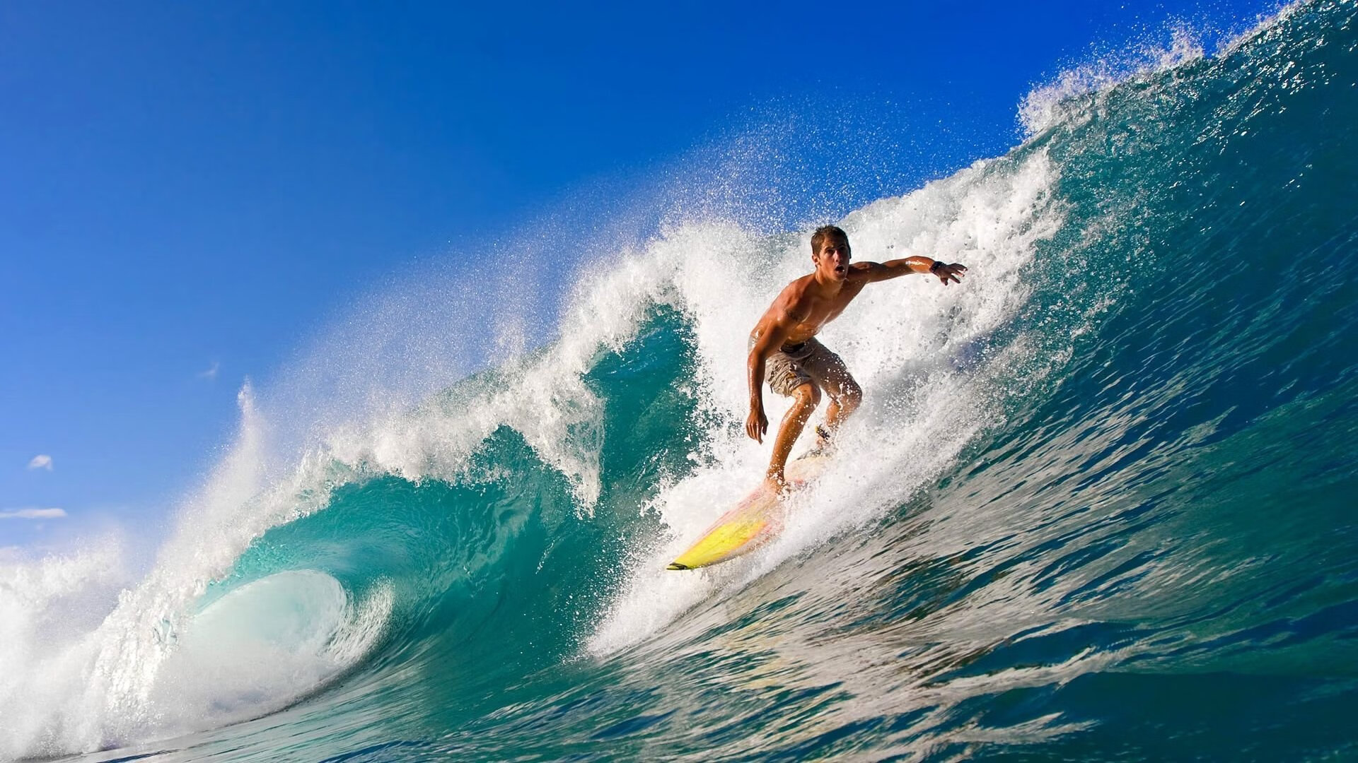 全国游泳冠军赛女子仰泳决赛 彭旭玮后程发力逆袭摘金